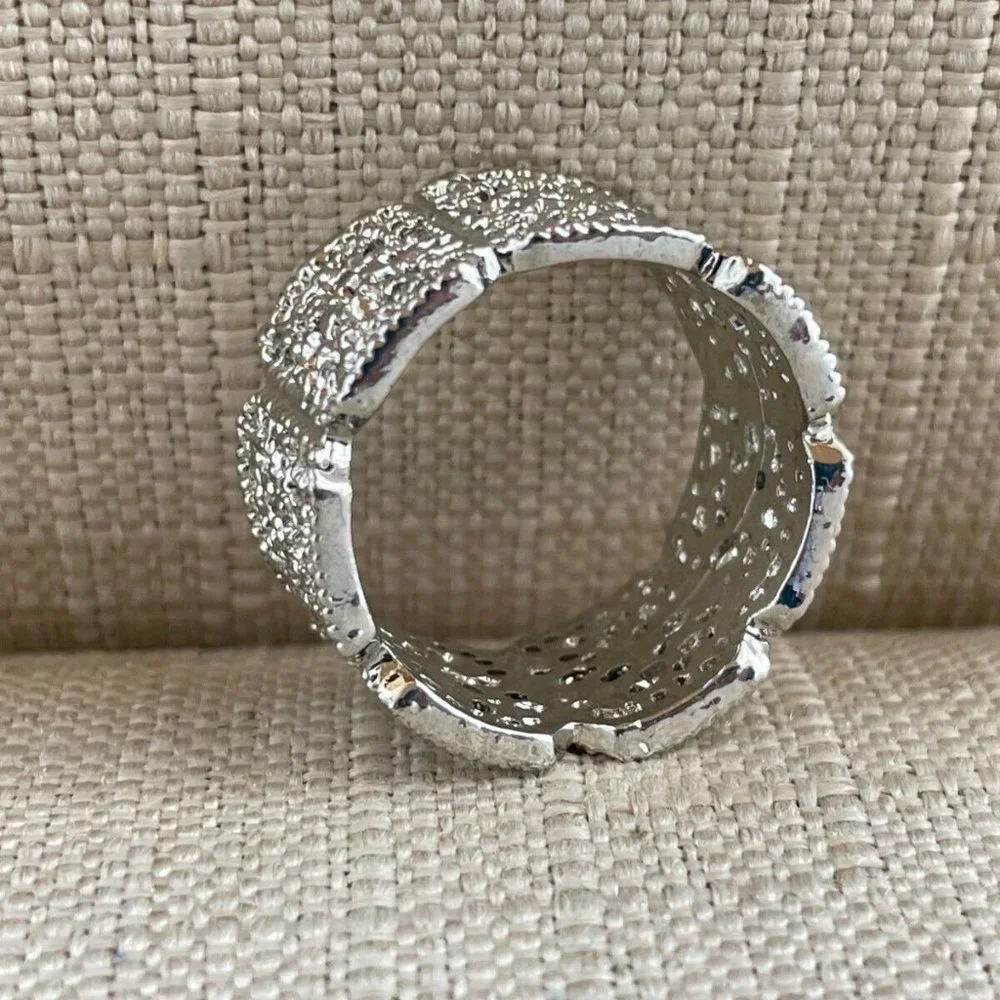 Women Ring Silver Tone Rings Fashion Jewelry Crystal Accent Size 11 - Picture 4 of 8